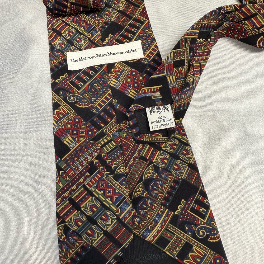 Metropolitan Museum of Art Men’s 100% Silk Necktie Abstract Geometric Vintage - Picture 3 of 4